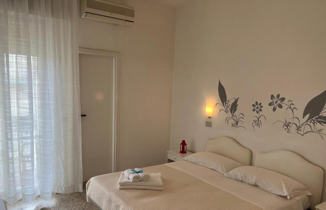 Albergo B&B Serafini Rimini Exterior photo